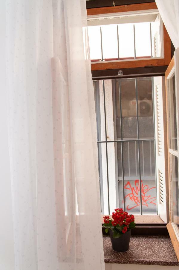 17 Flats And Roof Garden Apartment เอเธนส์ ภายนอก รูปภาพ