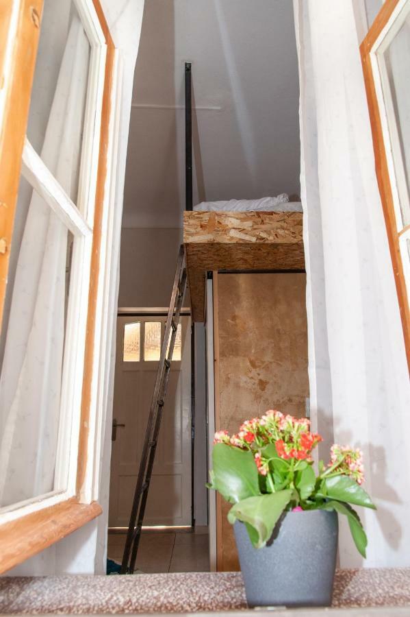 17 Flats And Roof Garden Apartment เอเธนส์ ภายนอก รูปภาพ