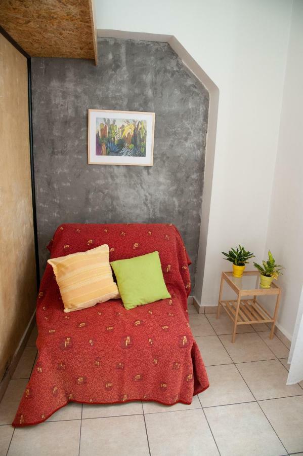 17 Flats And Roof Garden Apartment เอเธนส์ ภายนอก รูปภาพ