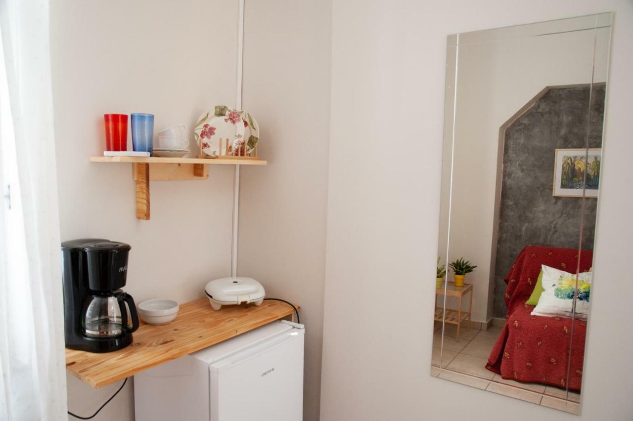 17 Flats And Roof Garden Apartment เอเธนส์ ภายนอก รูปภาพ